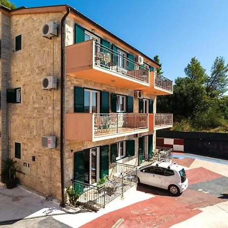 Awesome In With Wifi Omiš